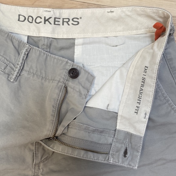 Dockers Mens Size 33X30 D2 Straight Fit - Picture 4 of 8